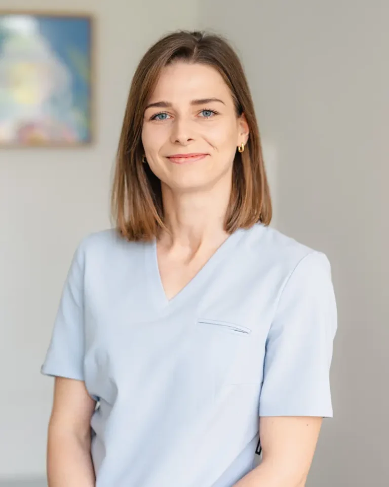 Fizjoterapeutka Joanna Łapińska pozuje do zdjęcia